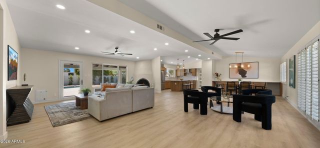 7667 E CACTUS Road, Scottsdale, AZ 85260