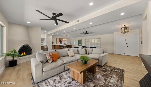 7667 E CACTUS Road, Scottsdale, AZ 85260