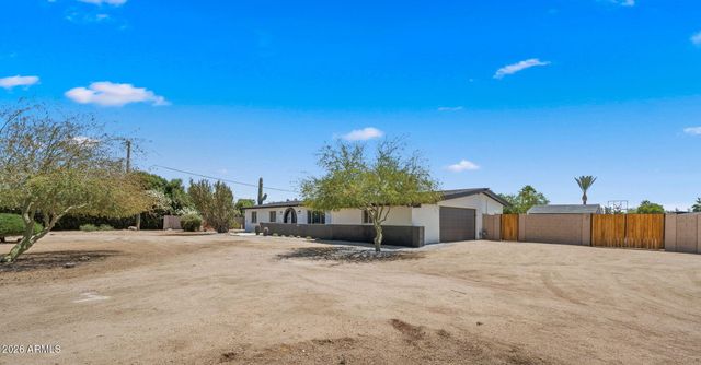 7667 E CACTUS Road, Scottsdale, AZ 85260