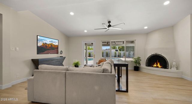 7667 E CACTUS Road, Scottsdale, AZ 85260