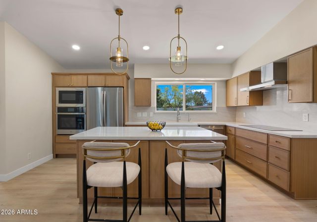 7667 E CACTUS Road, Scottsdale, AZ 85260