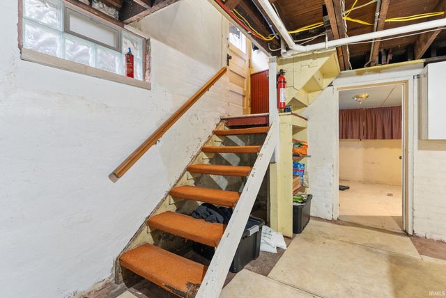 1020 W Oakdale Drive, Fort Wayne, IN 46807