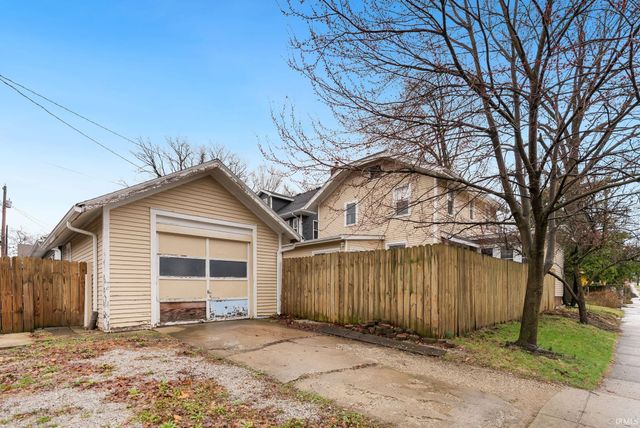 1020 W Oakdale Drive, Fort Wayne, IN 46807