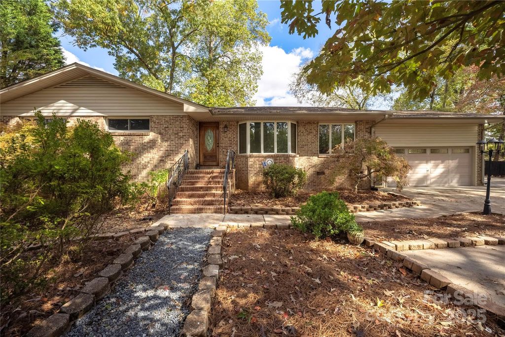 203 Ewing Drive, Belmont, NC 28012