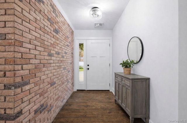 1 Cherry Lane, Putnam Valley, NY 10579