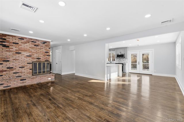 1 Cherry Lane, Putnam Valley, NY 10579