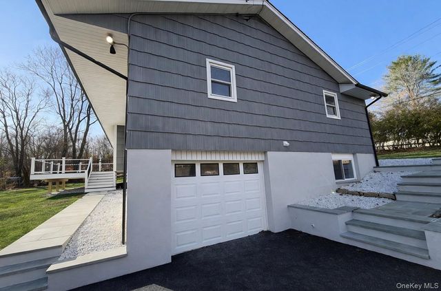 1 Cherry Lane, Putnam Valley, NY 10579