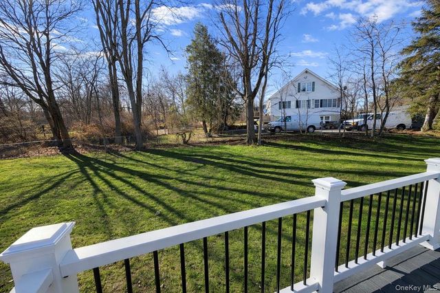 1 Cherry Lane, Putnam Valley, NY 10579