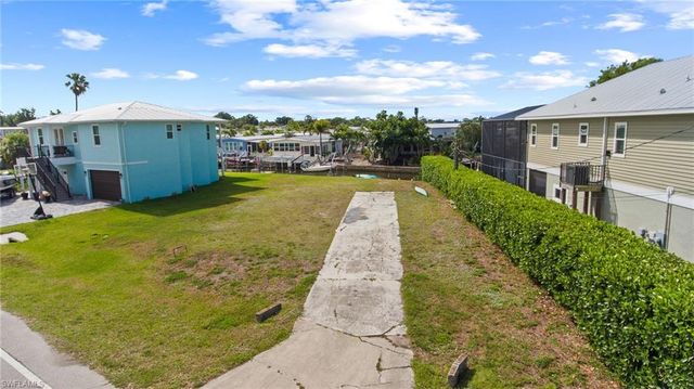 4575 Spring Creek DR, Bonita Springs, FL 34134