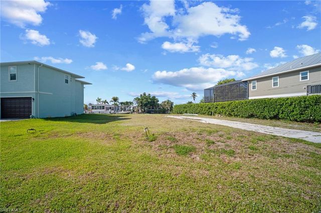 4575 Spring Creek DR, Bonita Springs, FL 34134
