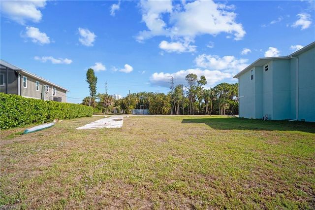 4575 Spring Creek DR, Bonita Springs, FL 34134