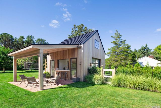 32 Inlet Road W, Hampton Bays, NY 11946