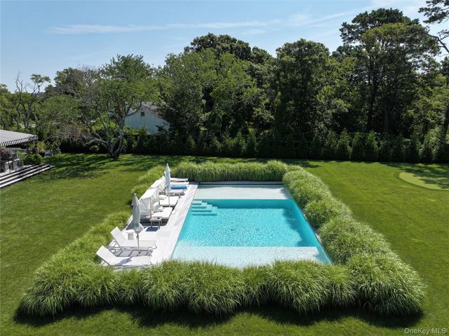 32 Inlet Road W, Hampton Bays, NY 11946