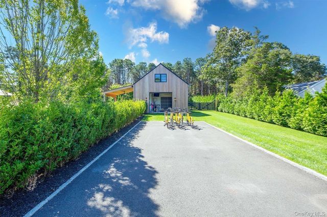 32 Inlet Road W, Hampton Bays, NY 11946