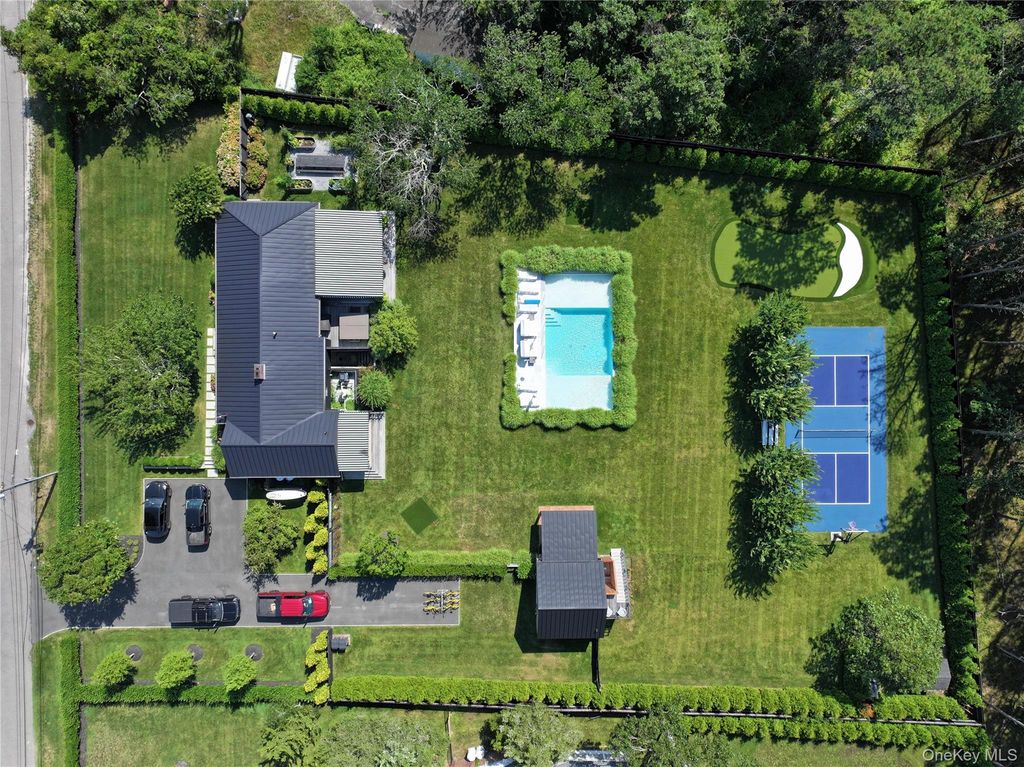 32 Inlet Road W, Hampton Bays, NY 11946