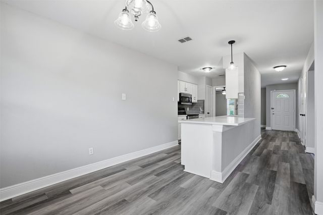 2217 Honey Creek Lane, Arlington, TX 76006