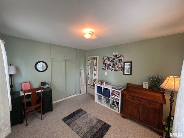 304 SHERWOOD Drive, Pekin, IL 61554