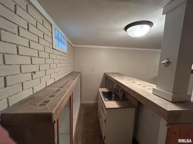 304 SHERWOOD Drive, Pekin, IL 61554