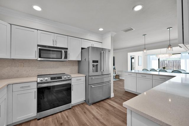 908 SE 16th Street, Deerfield Beach, FL 33441