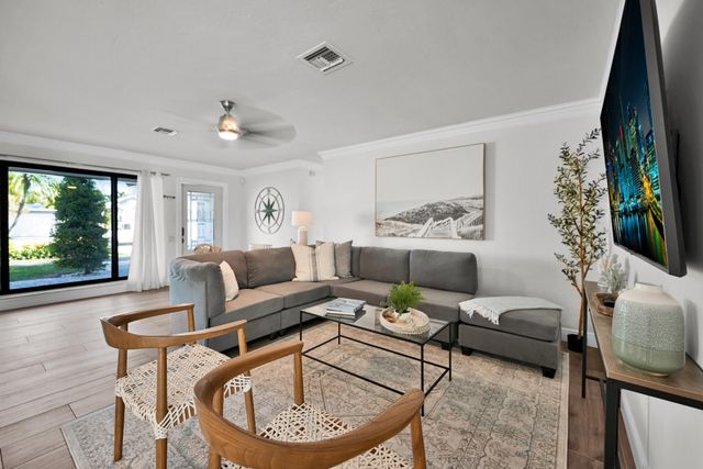 908 SE 16th Street, Deerfield Beach, FL 33441