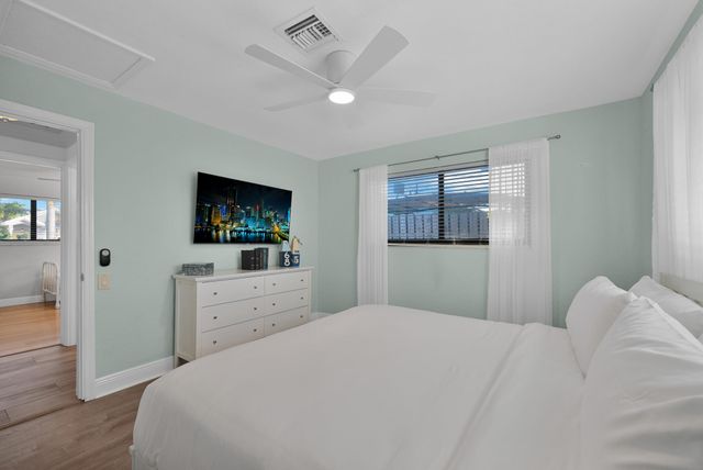 908 SE 16th Street, Deerfield Beach, FL 33441