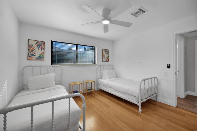 908 SE 16th Street, Deerfield Beach, FL 33441