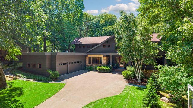 20895 Spencer Lane, Shorewood, MN 55331