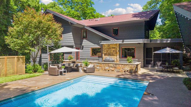 20895 Spencer Lane, Shorewood, MN 55331