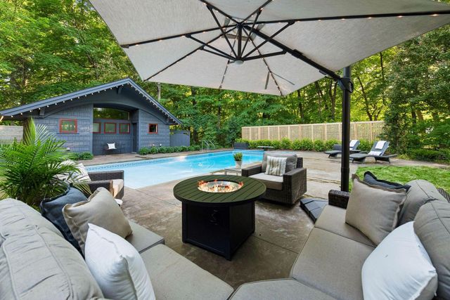 20895 Spencer Lane, Shorewood, MN 55331