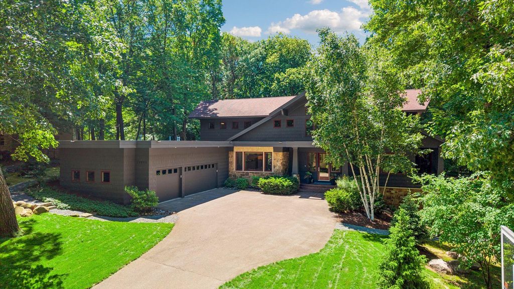 20895 Spencer Lane, Shorewood, MN 55331 — photo 2