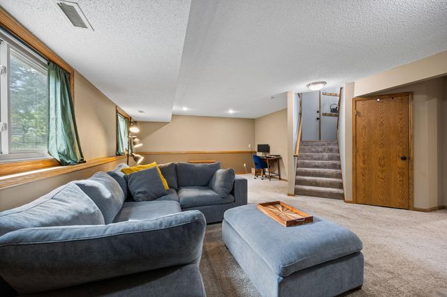 8455 174th Street W, Lakeville, MN 55044