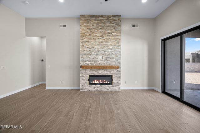 1823 Schyler Love Lane, El Paso, TX 79928