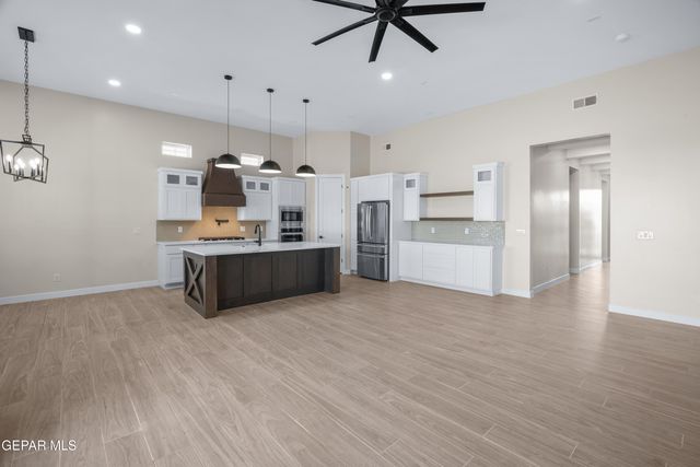 1823 Schyler Love Lane, El Paso, TX 79928