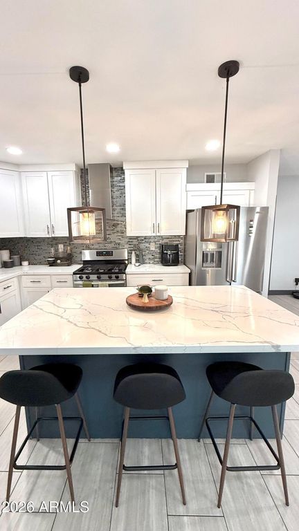 Image 14 of property listing at 1109 W INDIAN SCHOOL Road, Phoenix, AZ 85013