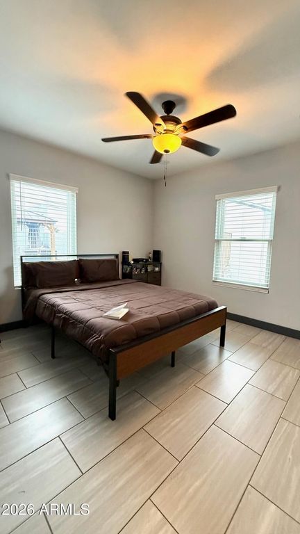 Image 19 of property listing at 1109 W INDIAN SCHOOL Road, Phoenix, AZ 85013