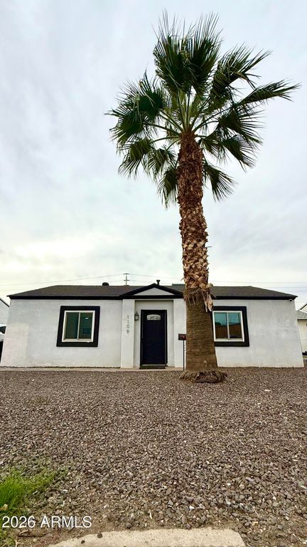 Image 2 of property listing at 1109 W INDIAN SCHOOL Road, Phoenix, AZ 85013