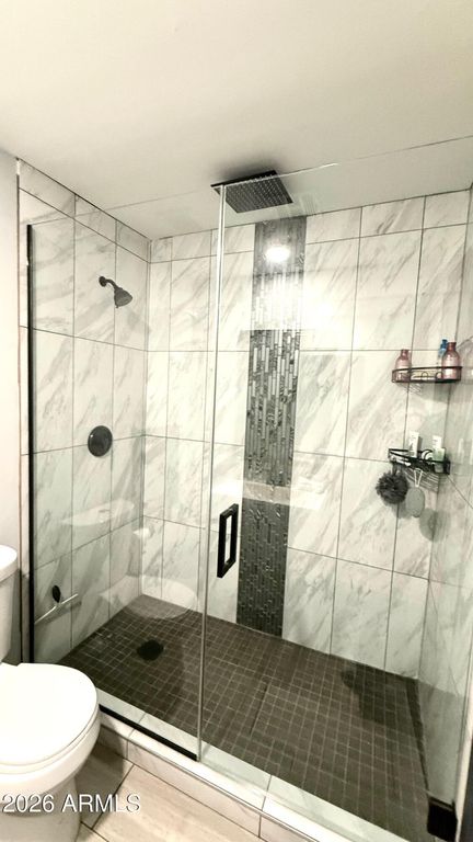 Image 27 of property listing at 1109 W INDIAN SCHOOL Road, Phoenix, AZ 85013
