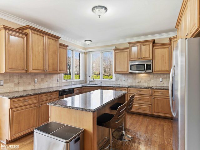 55279 Whispering Hills Drive, Shelby Twp, MI 48316