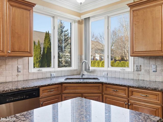 55279 Whispering Hills Drive, Shelby Twp, MI 48316