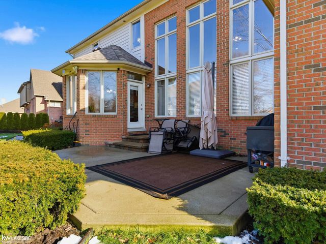 55279 Whispering Hills Drive, Shelby Twp, MI 48316