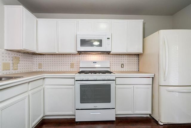 19007 Remington Park Dr, Houston, TX 77073