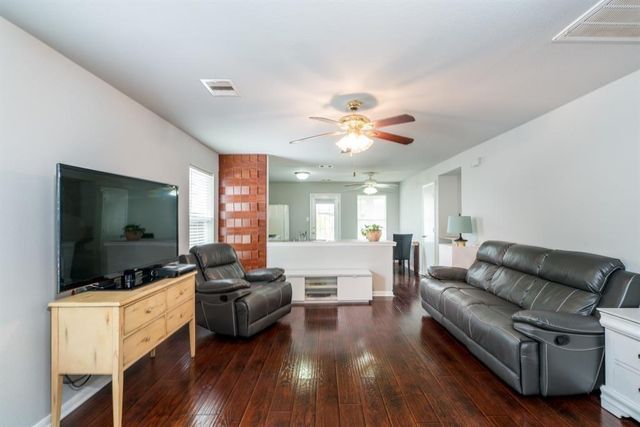 19007 Remington Park Dr, Houston, TX 77073