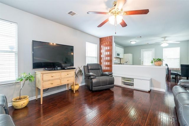19007 Remington Park Dr, Houston, TX 77073