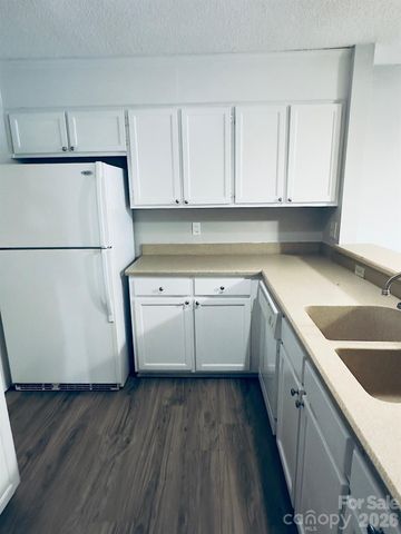 9039 J M Keynes Drive, Charlotte, NC 28262