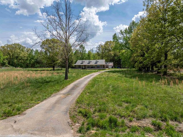 1735 STAFFORD DR, Somerville, TN 38068