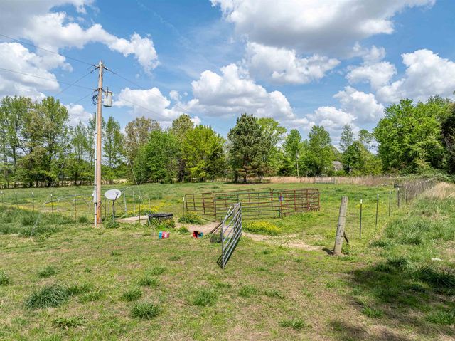 1735 STAFFORD DR, Somerville, TN 38068