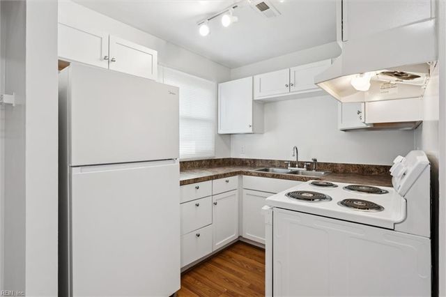 6704 Cedar Lake DR, Gloucester, VA 23061