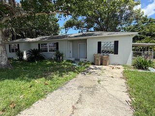 1047 CLAY BOULEVARD, Eustis, FL 32726