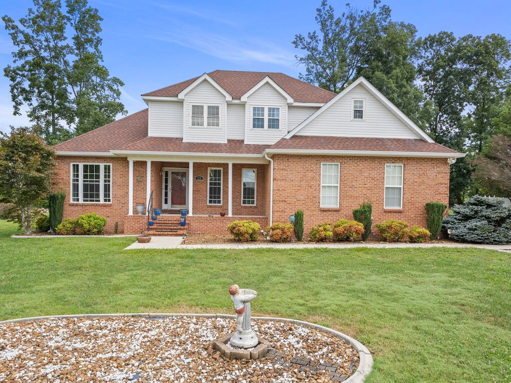 270 Cumberland Oaks Dr, Tullahoma, TN 37388