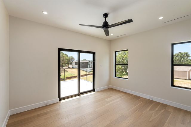 219 Autumn Wood Trail, Gun Barrel City, TX 75156